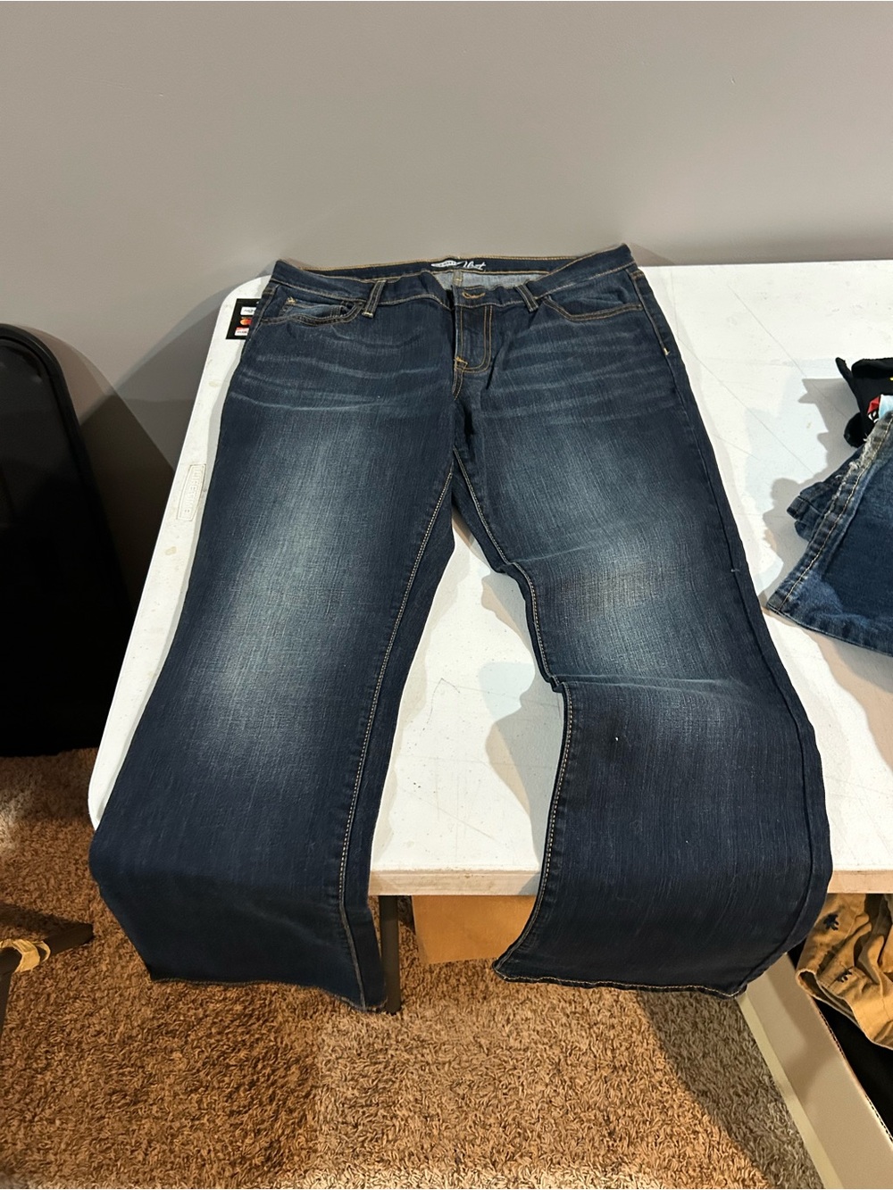 Old Navy Women’s Flare Jeans in Dark Indigo Wash never worn